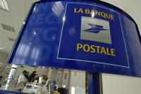 Une employée de la poste se défenestre Une employée de la poste se défenestre