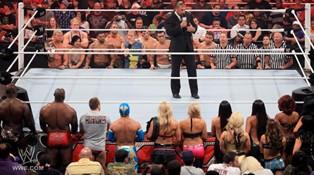 Le vote des catcheurs de Raw contre Triple H Triple H obligé de s'expliquer face au roster de Raw
