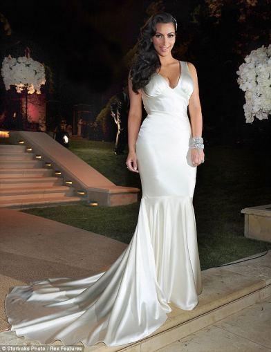 Kim Kardashian weddign grown Inspiration Mariage… Les robes de mariée de Kim Kardashian!