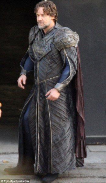Russell Crowe en costume pour Superman : Man of Steel