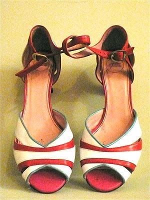 Vêtements sur pellicule ou les chaussures de Tim Burton