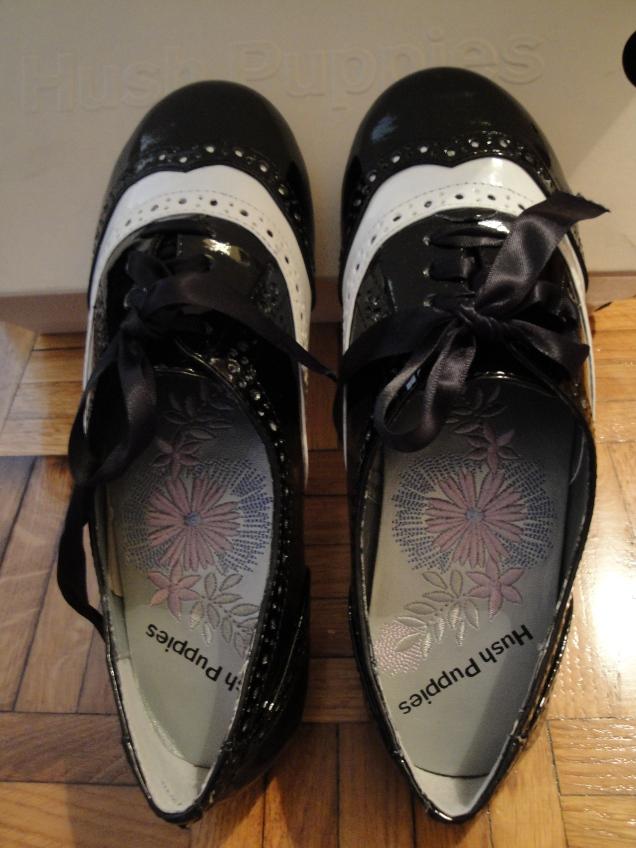 NOIR ET BLANC La derby et le look masculin