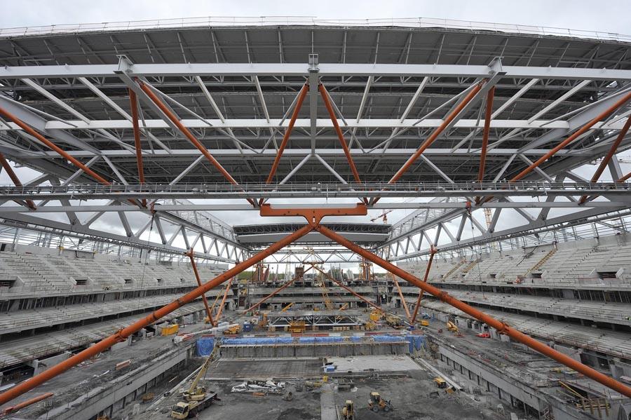 Chantier du Grand Stade de Lille Métropole, hissage de la toiture Hissage de la toiture du Grand Stade de Villeneuve d'Ascq © Max Lerouge