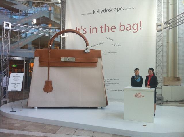 hermes kelly L’attraction mécanique audiovisuelle choisie par Hermès pour rendre hommage au sac Kelly en démonstration exclusive sur Heavent !