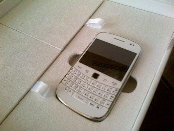 FLASH – Blackberry Bold 9900 en version blanche