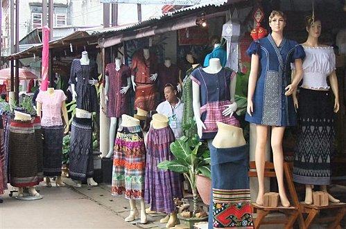 12 octobre 2011: Udonthani. Ban Na Kha. 2eme Festival du tissu DSCF0141 (Medium)