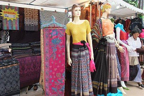 12 octobre 2011: Udonthani. Ban Na Kha. 2eme Festival du tissu DSCF0140 (Medium)