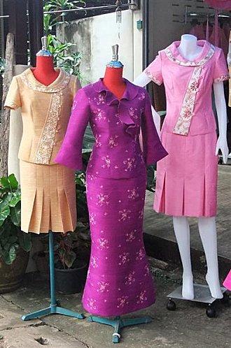 12 octobre 2011: Udonthani. Ban Na Kha. 2eme Festival du tissu DSCF0142 (Medium)-copie-1