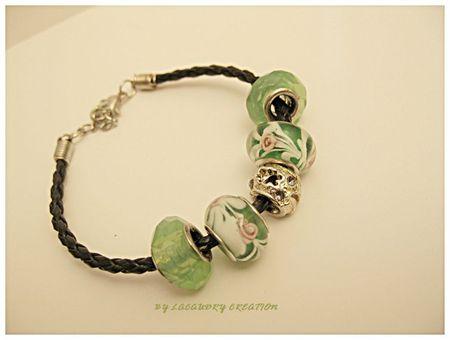 bracelet perles pandora style vertes et cuir noir