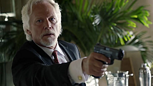 Critiques Séries : Charlie's Angels. Saison 1. Episode 4. Angels in Chains. vlcsnap-2011-10-14-20h01m00s178.png