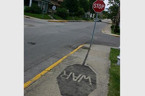 Des sens pas forcément pour le bon sens.... Stop... à la guerre