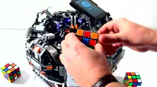 lego cubestormer ii Ce LEGO CubeStormer II qui résolvait les Rubik’s Cube en moins de 6 secondes !
