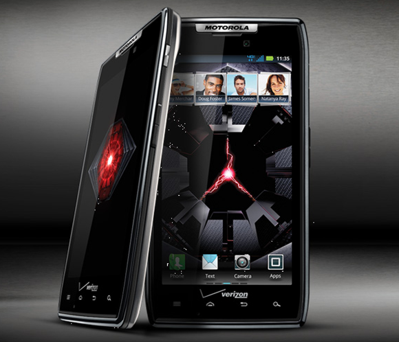 Motorola RAZR iphone 4S compare