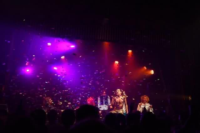 Airnadette ! Image and video hosting by TinyPic