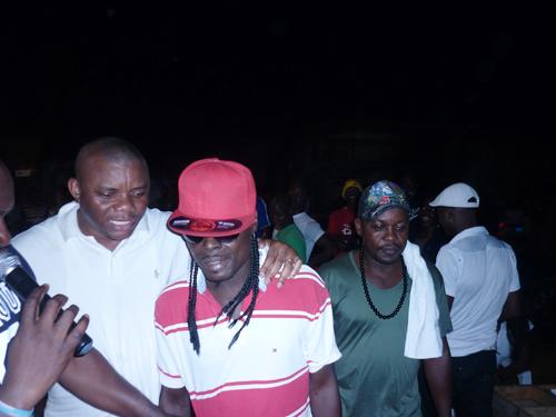 Petit Denis de retour sur scène Petit Denis de retour sur scène