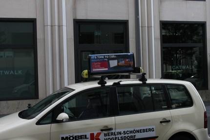 publicite galaxy tab sur taxi allemand3 Une pub pour la Galaxy Tab sur les taxis allemands