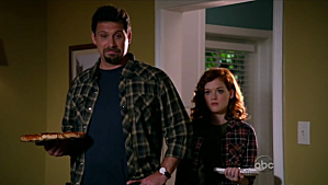 Critiques Séries : Suburgatory. Saison 1. Episode 4. Don't Call Me Shirley vlcsnap-2011-10-20-23h45m35s114.png
