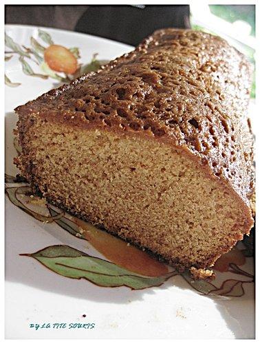 Cake au caramel et beurre salé de bretagne (SALIDOU) et zeste de citron PART-DE-CAKE-AU-SALIDOU.jpg