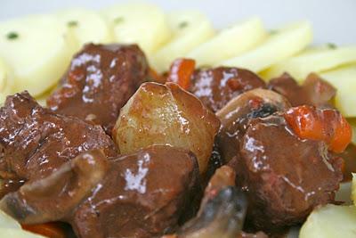 BOEUF BOURGUIGNON ET SA TOUCHE DE CHOCOLAT