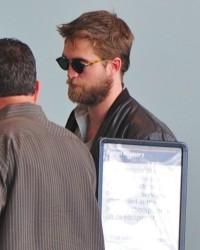 Robert arrive en France!! imagebam.com