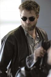 Robert arrive en France!! imagebam.com