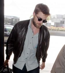 Robert arrive en France!! imagebam.com