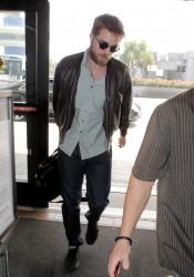 Robert arrive en France!! imagebam.com