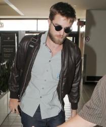 Robert arrive en France!! imagebam.com