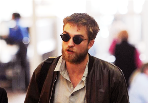 Robert arrive en France!! Image and video hosting by TinyPic