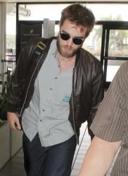 Robert arrive en France!! imagebam.com