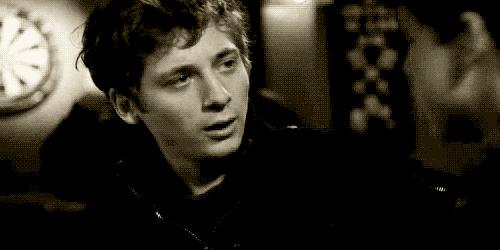 Séries du moment tumblr_llerxwJGux1qa44bco1_500.gif