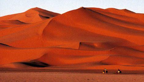 Kadhafi enterré à l’aube Kadhafi enterré à l’aube