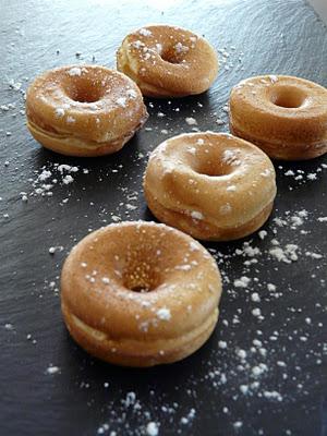 Une gaufre qui se prend pour un donut ... Une gaufre qui se prend pour un donut ...