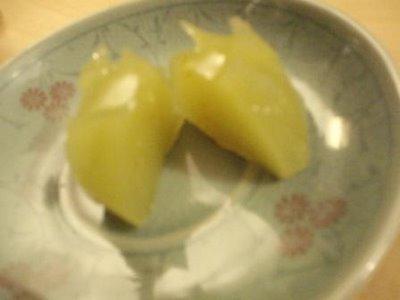 Thé vert et offrande de wagashi