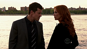 Critiques Séries : Unforgettable. Saison 1. Episode 6. Friended. vlcsnap-2011-10-27-22h34m22s247.png