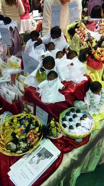 Tu aimeras ton prochain: Amma ou le futur réalisé Tu aimeras ton prochain: Amma ou le futur réalisé