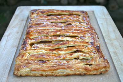 JALOUSIE AUX POMMES JALOUSIE AUX POMMES