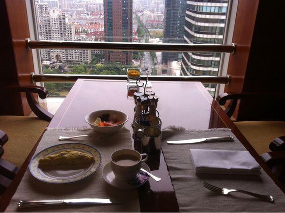 J'ai teste le club lounge au 27eme du Sheraton hongquiao J'ai teste le club lounge au 27eme du Sheraton hongquiao