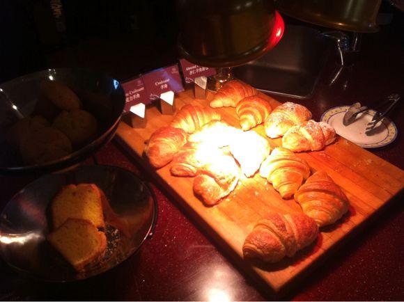 J'ai teste le club lounge au 27eme du Sheraton hongquiao J'ai teste le club lounge au 27eme du Sheraton hongquiao