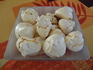 Meringues nature et aux amandes Meringues nature et aux amandes