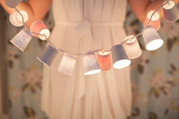 Une guirlande lumineuse avec des gobelets? Oui, je le veux!