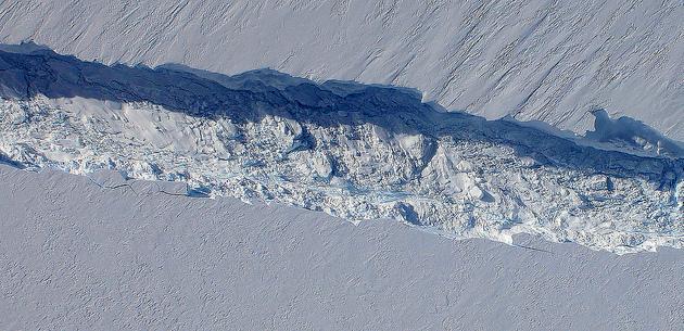 La naissance d’un iceberg dans l’Antarctique …