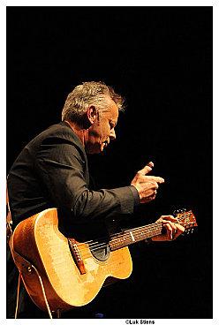 Tommy Emmanuel - Jimmy Wahlsteen au Bozar, Bruxelles, le 8 novembre 2011 tommyemmanuel-299.jpg