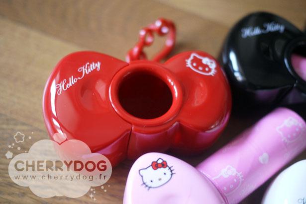 Distributeur Hello Kitty pour chiens