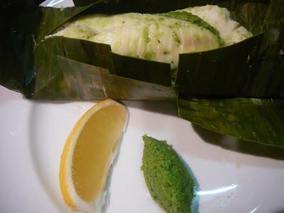 Poisson cuit à la vapeur en feuilles de bananiers – Fish steamed in banana leaves - Patra ni Macchi