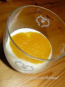 panacotta aux pêches P1120602.JPG