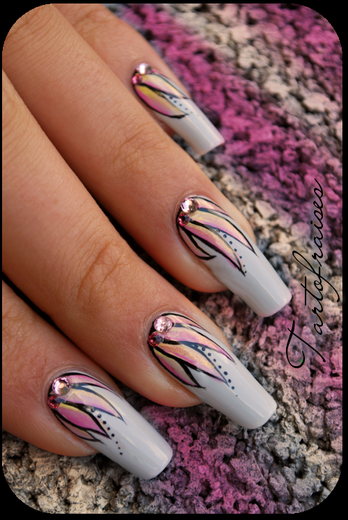 http://tartofraises.nailblogs.net/divers_ongles/progrif/PETITEdecomag_4.png