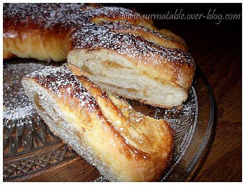 Brioche Soleil Fourrée à la Compote de Pommes DSCF0420.JPG