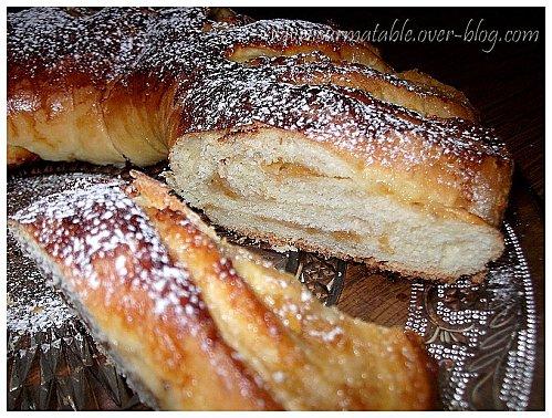 Brioche Soleil Fourrée à la Compote de Pommes DSCF0416.JPG