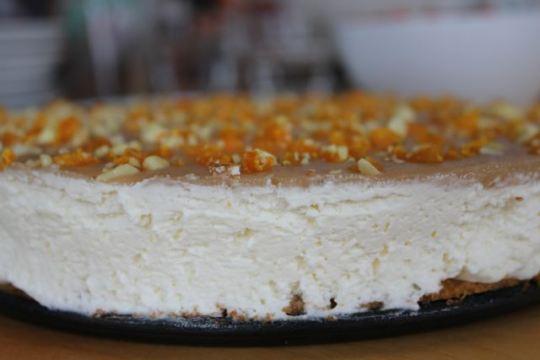 Cheesecake cuit, glaçage au beurre d’arachides crémeux anti bikini